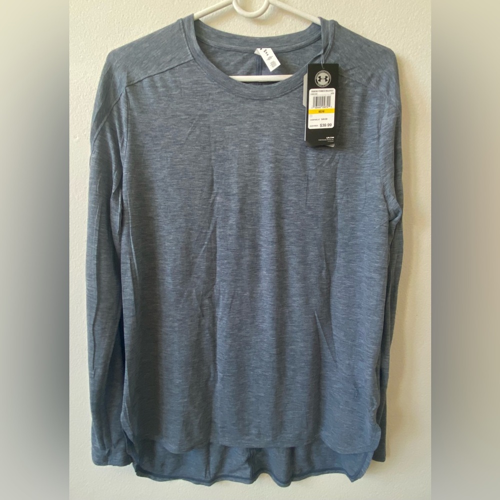NWT Under Armour women's long sleeve shirt  M